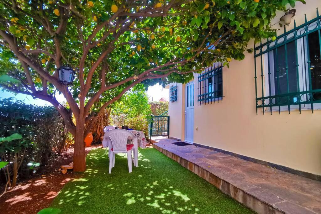 Cosy Guest House With Private Yard Saronida Exterior foto